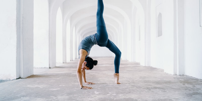 How does one pronounce the Sanskrit word for 'yoga'?